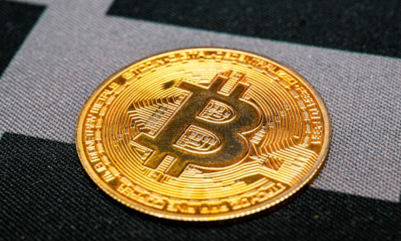 Биткоин опережает акции и золото на фоне ближневосточного конфликта, сотрясающего мировые рынки